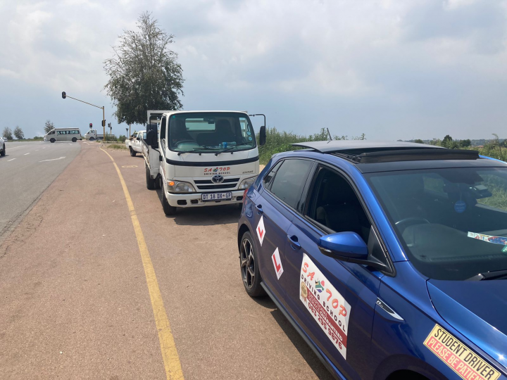 driving school instructor car